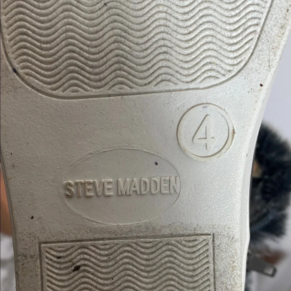 Steve Madden Kids Jfelicia sneakers with a quilted upper and faux fur trim 4